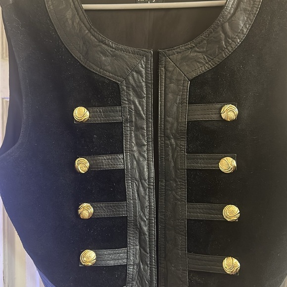 Top - Picture 13 of 16